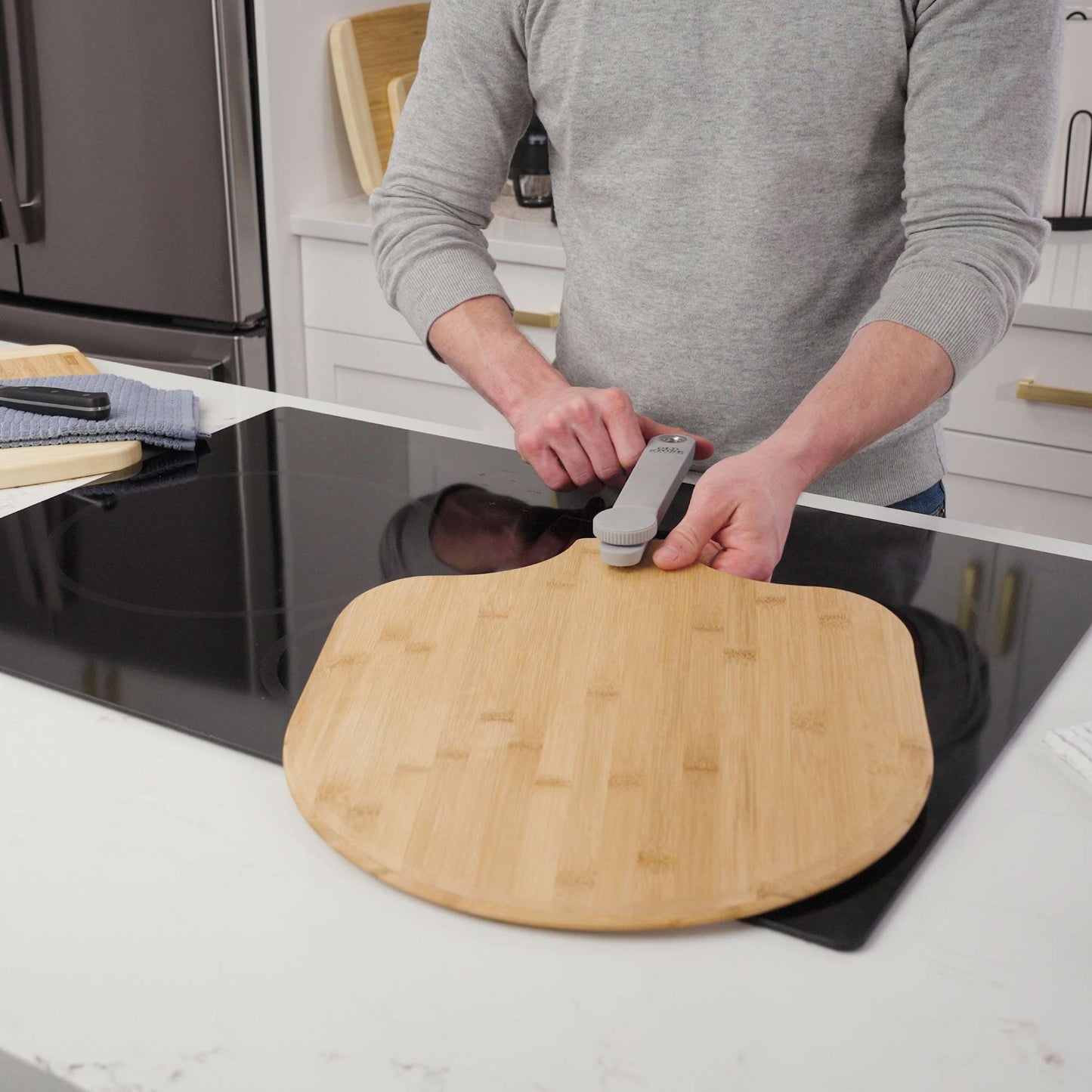 Bamboo Pizza Peel with Folding Handle, 14x16-Inch