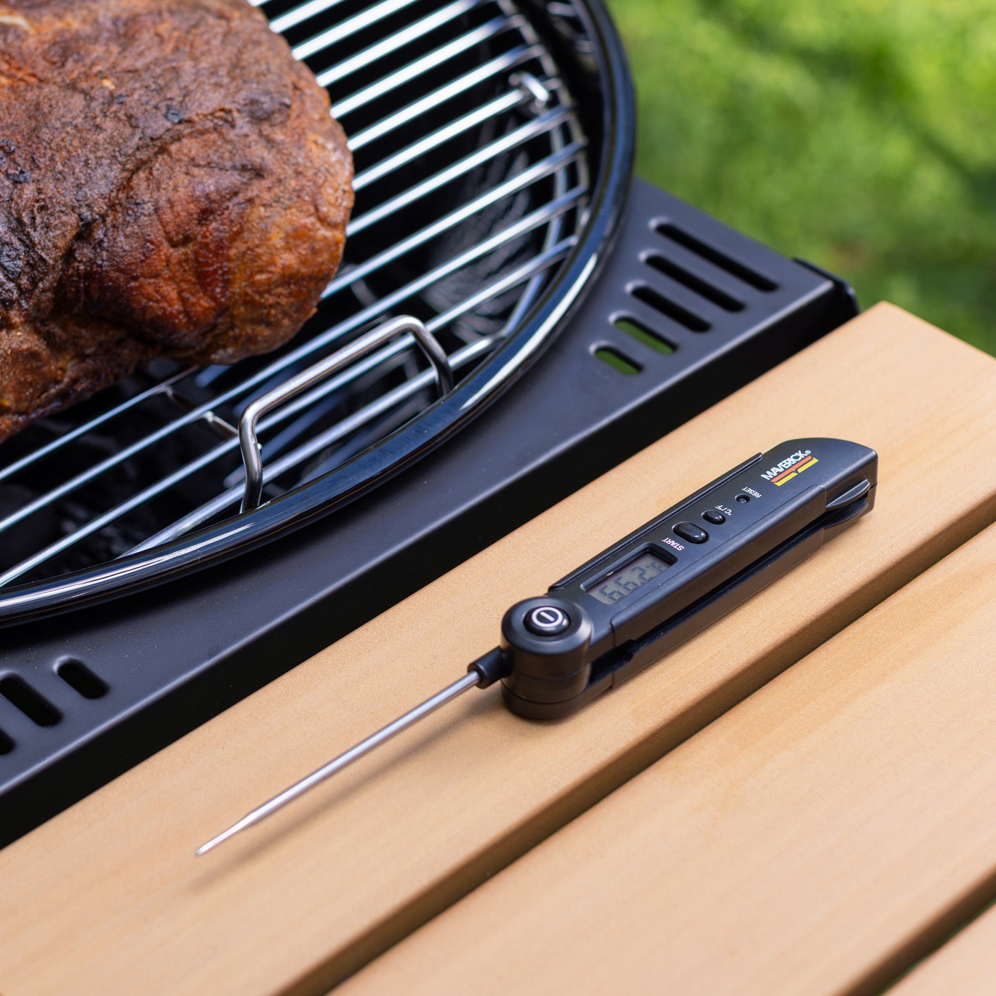 Flip-Action Probe Folding Thermometer